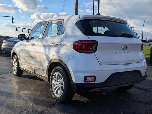 2022 Hyundai VENUE SE