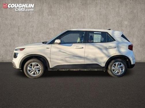 2022 Hyundai VENUE SE