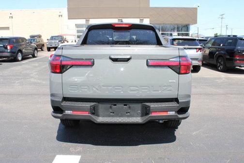 2025 Hyundai SANTA CRUZ SEL Activity