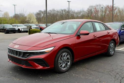 2024 Hyundai ELANTRA SEL