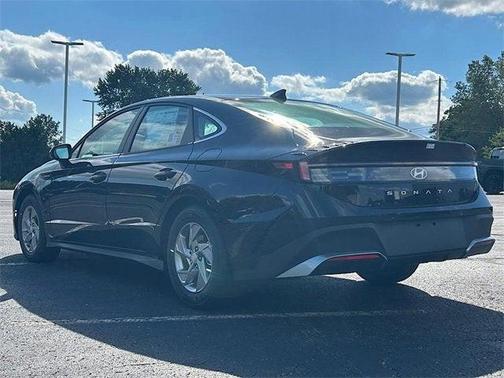 2025 Hyundai SONATA SE