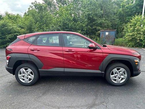 2025 Hyundai KONA SE
