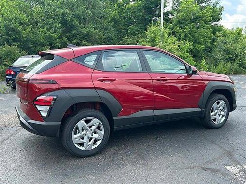 2025 Hyundai KONA SE