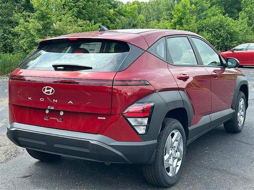 2025 Hyundai KONA SE