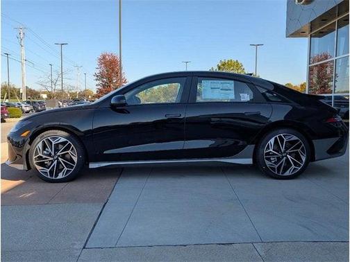 2025 Hyundai IONIQ 6 SEL