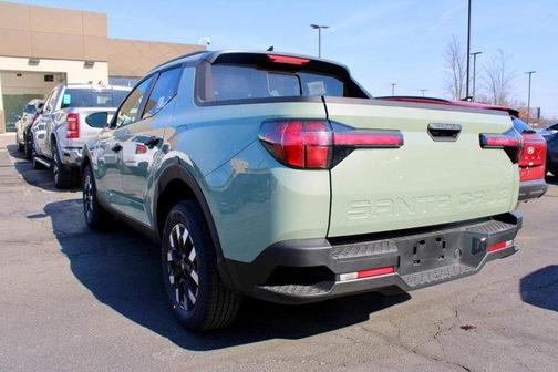 2025 Hyundai SANTA CRUZ SEL Activity