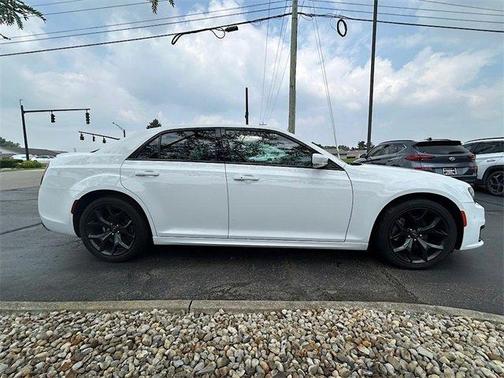 2021 Chrysler 300 S