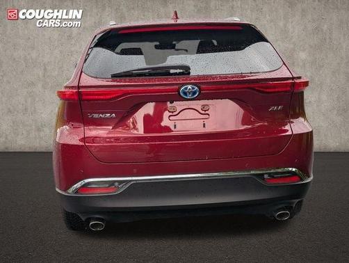 Pearl 2023 Toyota Venza XLE