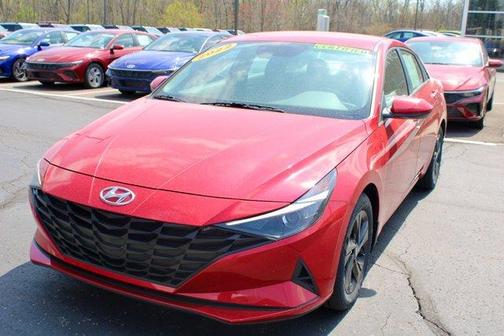 2022 Hyundai ELANTRA SEL