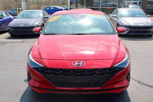 2022 Hyundai ELANTRA SEL
