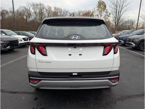 2026 Hyundai TUCSON SE