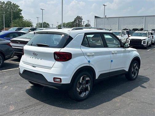 2025 Hyundai VENUE SEL