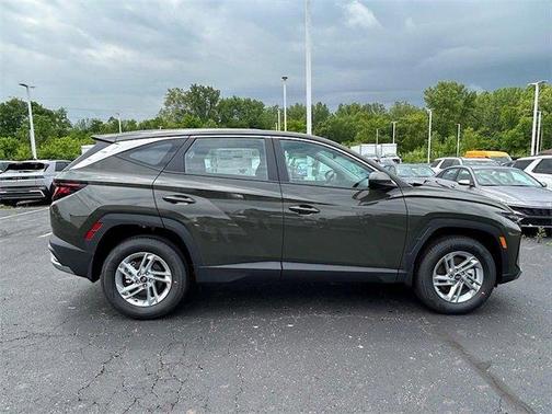 2025 Hyundai TUCSON SE
