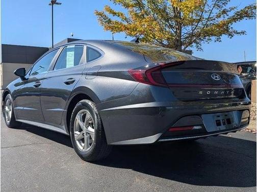 2022 Hyundai SONATA SE