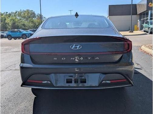 2022 Hyundai SONATA SE
