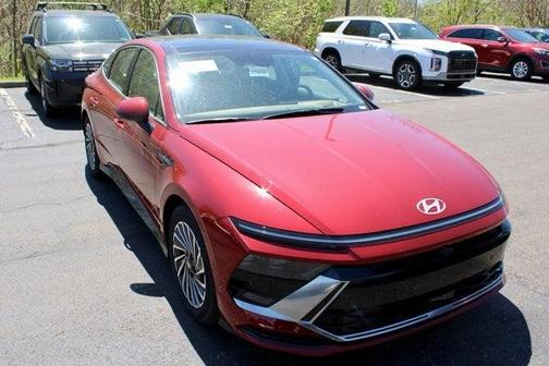 2025 Hyundai SONATA Hybrid Limited