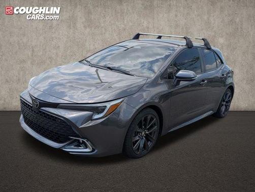 Magnetic Gray Metallic 2023 Toyota Corolla Hatchback XSE