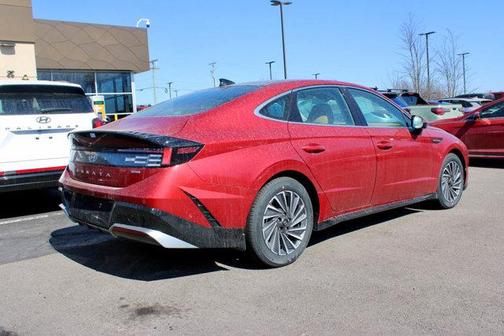 2025 Hyundai SONATA Hybrid Limited