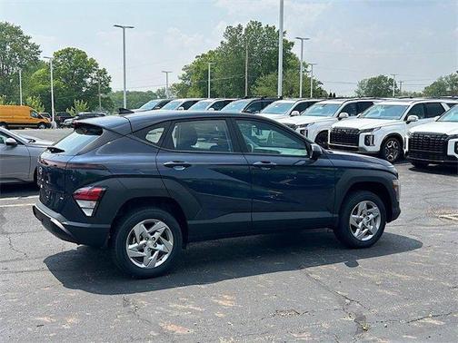 2025 Hyundai KONA SE