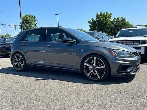 2018 Volkswagen Golf R 2.0T w/DCC & Navigation