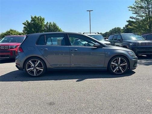 2018 Volkswagen Golf R 2.0T w/DCC & Navigation