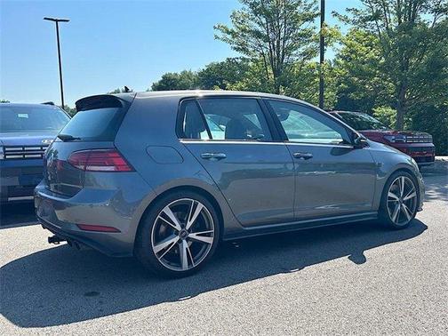 2018 Volkswagen Golf R 2.0T w/DCC & Navigation