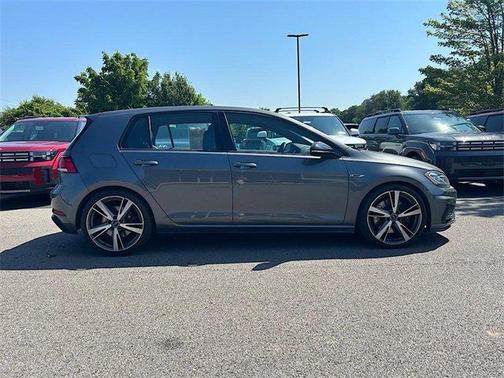 2018 Volkswagen Golf R 2.0T w/DCC & Navigation
