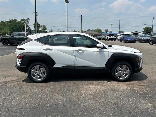 2025 Hyundai KONA SE