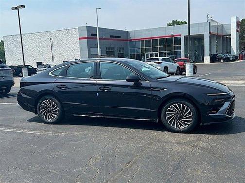 2025 Hyundai SONATA Hybrid Limited