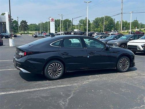 2025 Hyundai SONATA Hybrid Limited