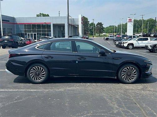 2025 Hyundai SONATA Hybrid Limited