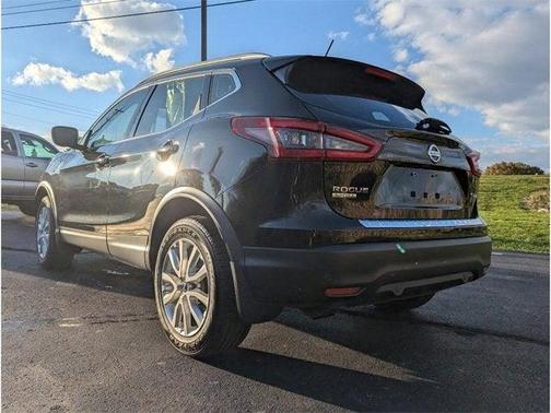 2021 Nissan Rogue Sport SV