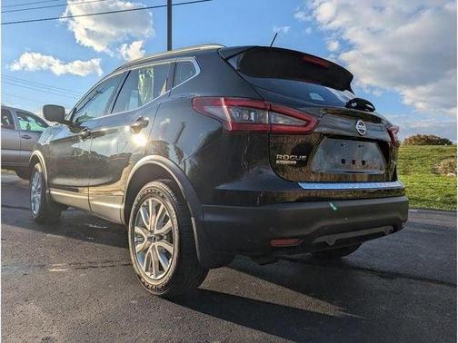 2021 Nissan Rogue Sport SV