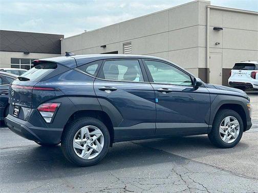 2025 Hyundai KONA SE