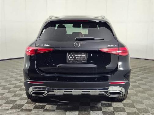 2025 Mercedes-Benz GLC 300 4MATIC