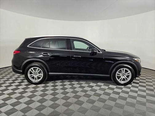 2025 Mercedes-Benz GLC 300 4MATIC