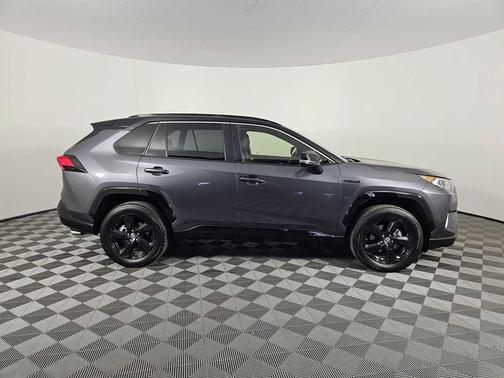 2020 Toyota RAV4 Hybrid SE