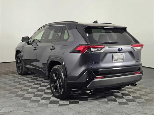 2020 Toyota RAV4 Hybrid SE