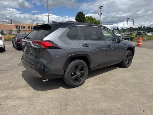 2020 Toyota RAV4 Hybrid SE