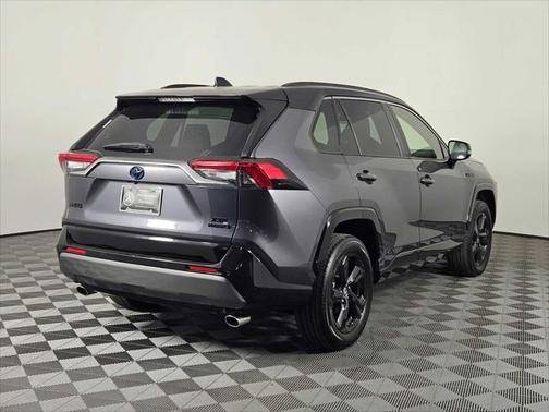 2020 Toyota RAV4 Hybrid SE
