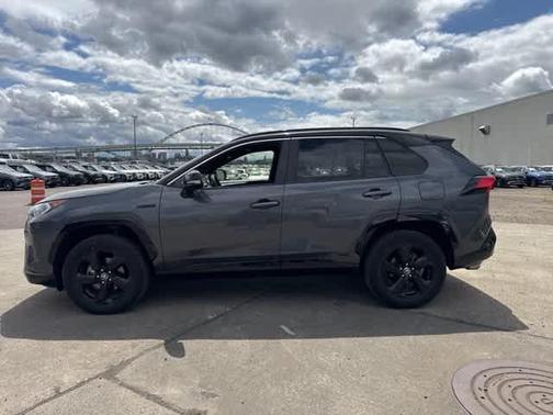2020 Toyota RAV4 Hybrid SE
