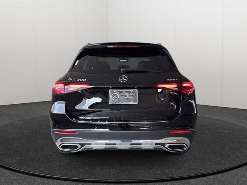 2026 Mercedes-Benz GLC 300 4MATIC
