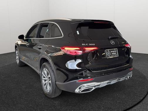 2026 Mercedes-Benz GLC 300 4MATIC