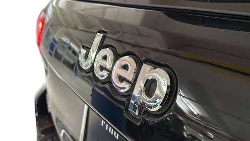 2022 Jeep Grand Cherokee Laredo