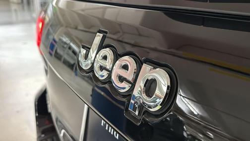 2022 Jeep Grand Cherokee Laredo