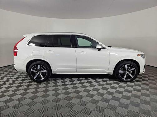 2017 Volvo XC90 T6 R-Design