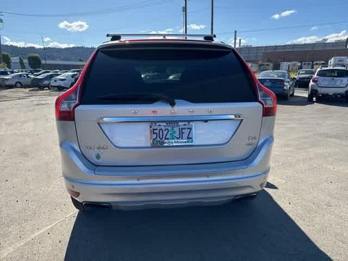 2016 Volvo XC60 T6 Drive-E