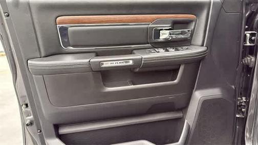 2018 RAM 2500 Laramie Crew Cab 4x4 6'4' Box