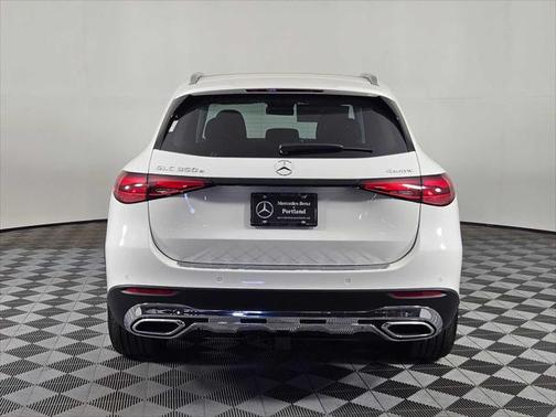 2025 Mercedes-Benz GLC 350e Base