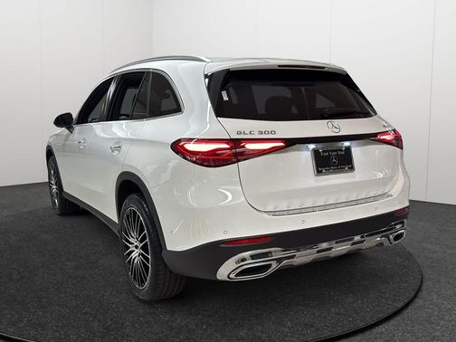 2025 Mercedes-Benz GLC 300 4MATIC